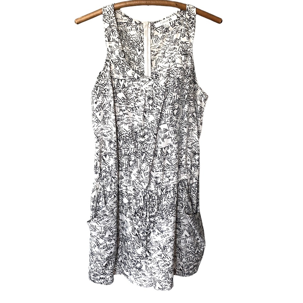 Forever 21 White and Navy Shorts Romper Jumpsuit One Piece Size Large